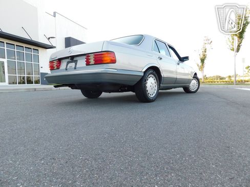 Used 1990 Mercedes-Benz 300 SE image 16