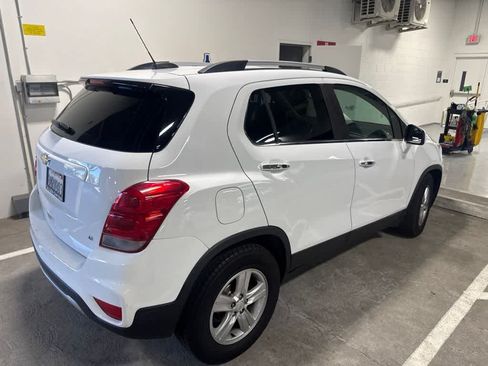 Used 2019 Chevrolet Trax LT w/ LT Convenience Package FWD image 5