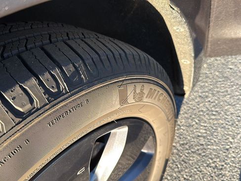 Used 2020 Chrysler Pacifica Touring-L w/ S Appearance Package image 35