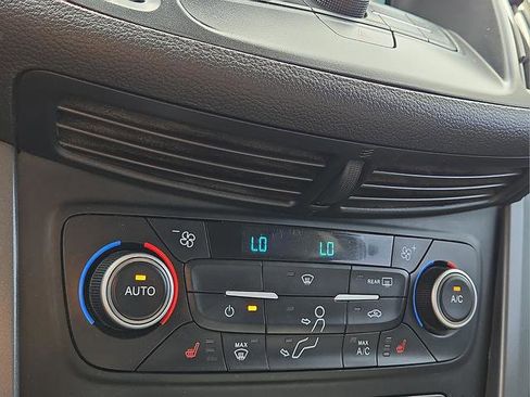 Used 2019 Ford Escape SEL image 26