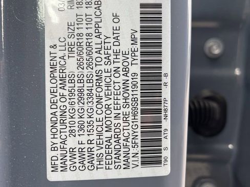 Used 2025 Honda Pilot TrailSport image 11