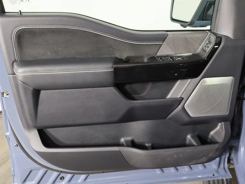 Used 2023 Ford F150 Lightning Platinum AWD/4WD image 18