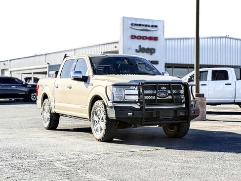 Used 2018 Ford F150 Platinum w/ Equipment Group 701A Luxury image 3