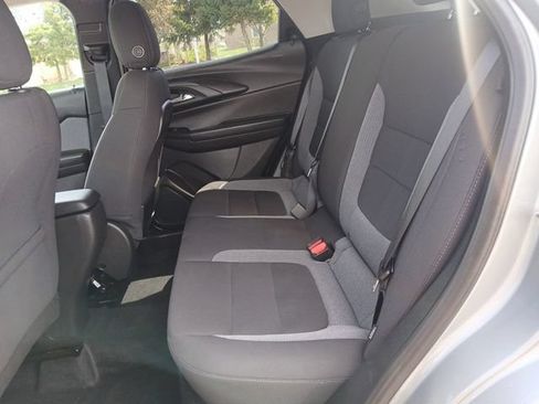 Used 2025 Chevrolet TrailBlazer LT w/ Driver Confidence Package AWD/4WD image 22