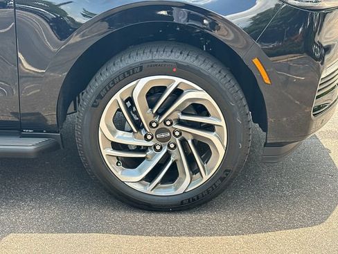 New 2026 Lincoln Navigator L Premier AWD/4WD image 13