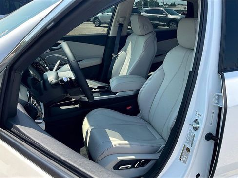 Used 2025 Acura RDX w/ Technology Package image 27