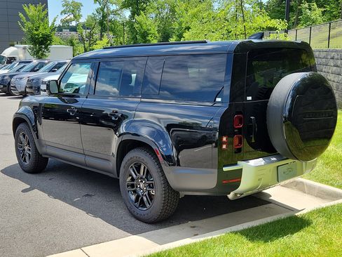New 2025 Land Rover Defender 130 S image 12