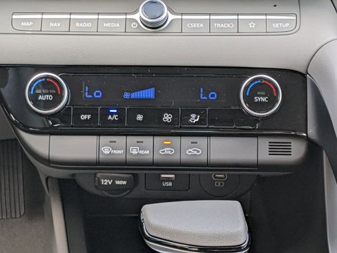 New 2025 Hyundai Elantra Sport image 17