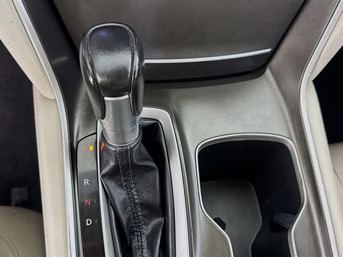 Used 2018 Honda Accord Touring image 18