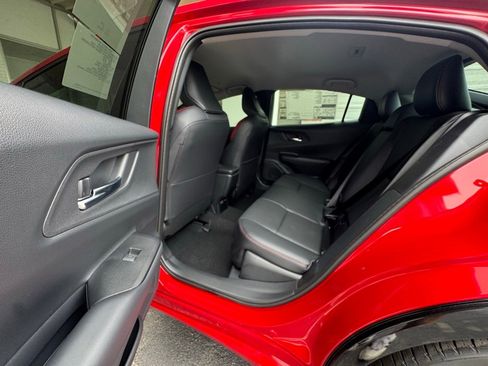 New 2025 Toyota Prius Plug-In Hybrid image 15