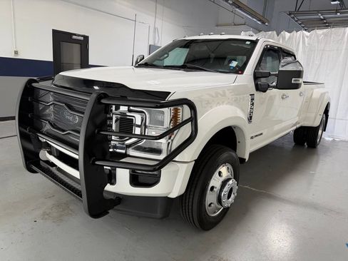 Used 2022 Ford F450 Platinum w/ FX4 Off-Road Package AWD/4WD image 49
