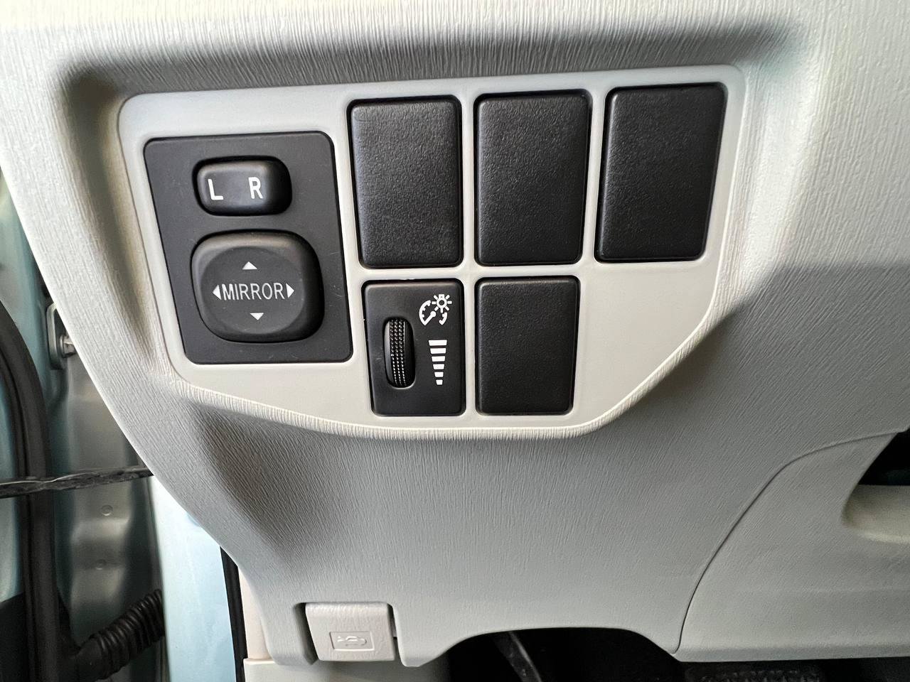 Used 2013 Toyota Prius Two FWD image 21