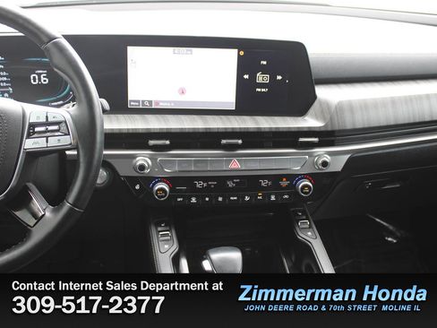 Used 2024 Kia Telluride EX w/ EX Captain's Chair Package AWD/4WD image 18