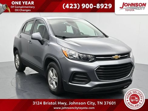 Used 2020 Chevrolet Trax LS FWD image 1