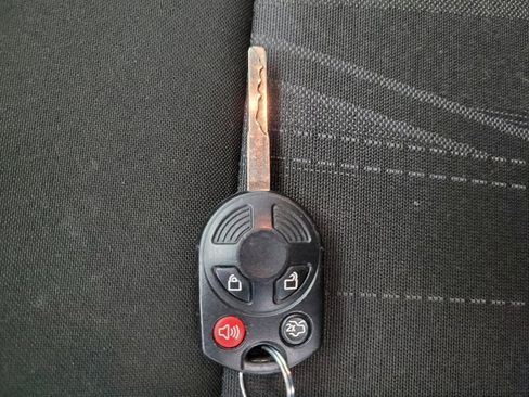 Used 2018 Ford Focus SE w/ SE Appearance Package image 32