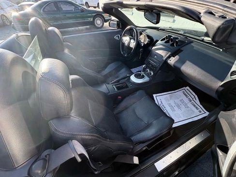 Used 2007 Nissan 350Z Touring image 14