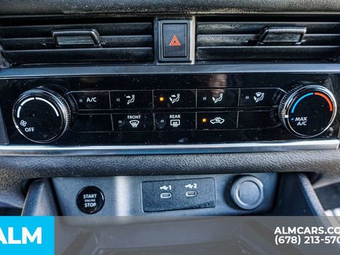 Used 2024 Nissan Rogue S image 41