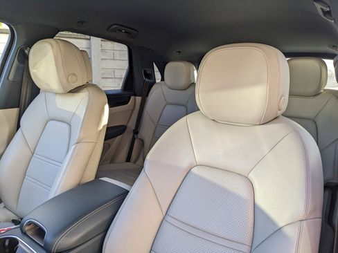 Certified 2019 Porsche Cayenne image 5