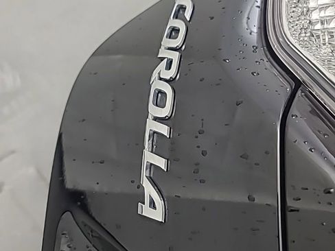 Used 2025 Toyota Corolla LE image 12