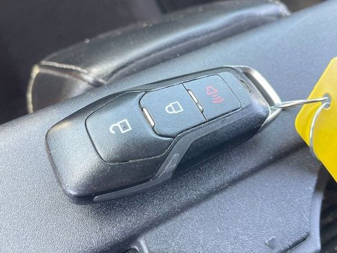 Used 2022 Toyota Corolla LE w/ Carpet Mat Package (TMS) FWD image 11