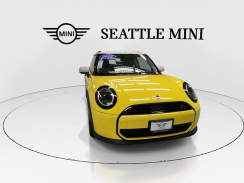 Certified 2025 MINI Cooper S image 3