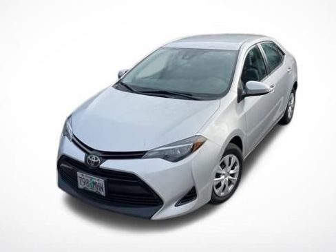 Used 2018 Toyota Corolla L image 2
