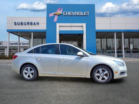 Used 2015 Chevrolet Cruze LT FWD image 4