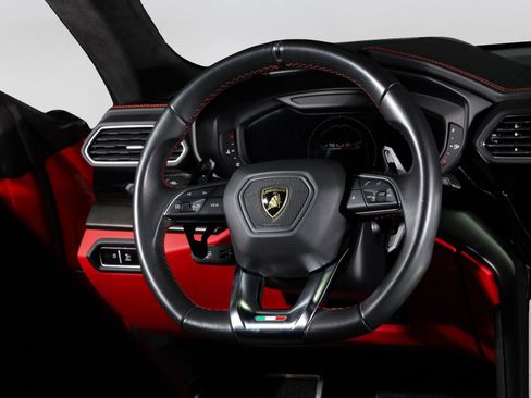 Used 2023 Lamborghini Urus S AWD/4WD image 7