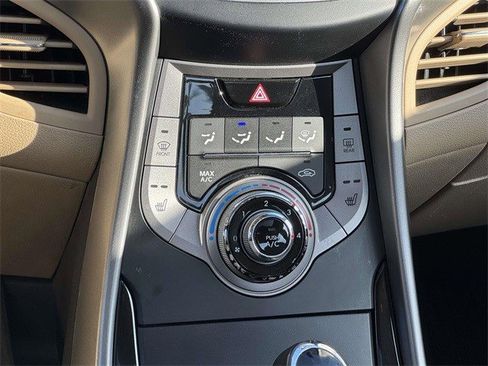 Used 2013 Hyundai Elantra Limited image 17