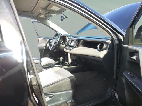 Used 2016 Toyota RAV4 XLE image 14
