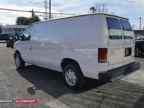 Used 2009 Ford E-150 and Econoline 150 Van 3D image 5