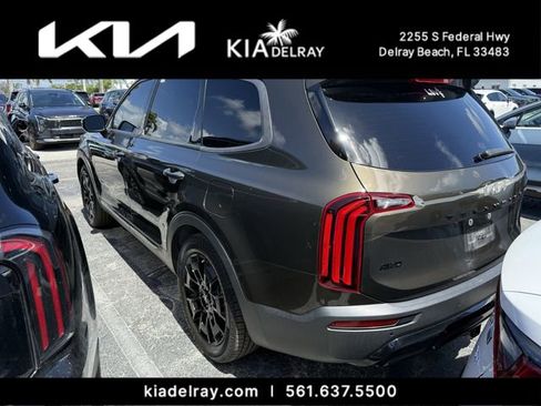Used 2022 Kia Telluride SX w/ Nightfall Edition Package AWD/4WD image 3