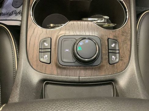 Used 2021 GMC Acadia Denali w/ Denali Technology Package image 49