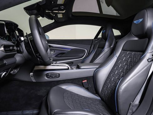 New 2025 Aston Martin Vanquish image 23