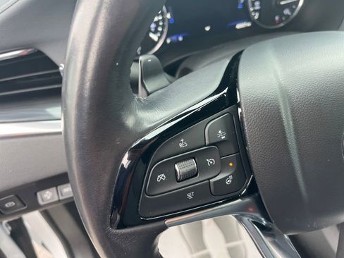Used 2024 Buick Enclave Premium image 11