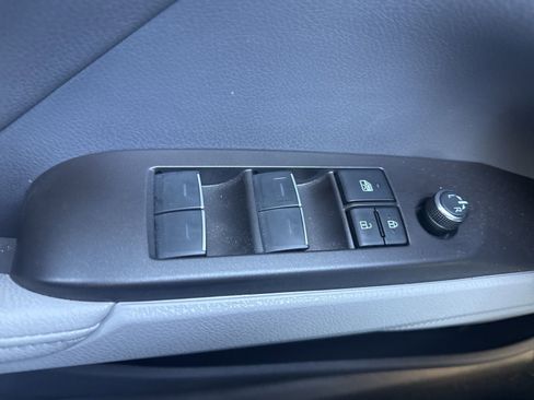 Used 2024 Toyota Camry XLE image 18