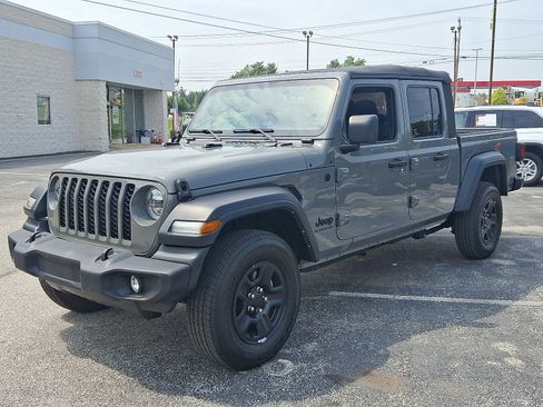 Used 2021 Jeep Gladiator Sport image 6