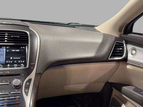 Used 2017 Lincoln MKX Reserve w/ Luxury Package image 28