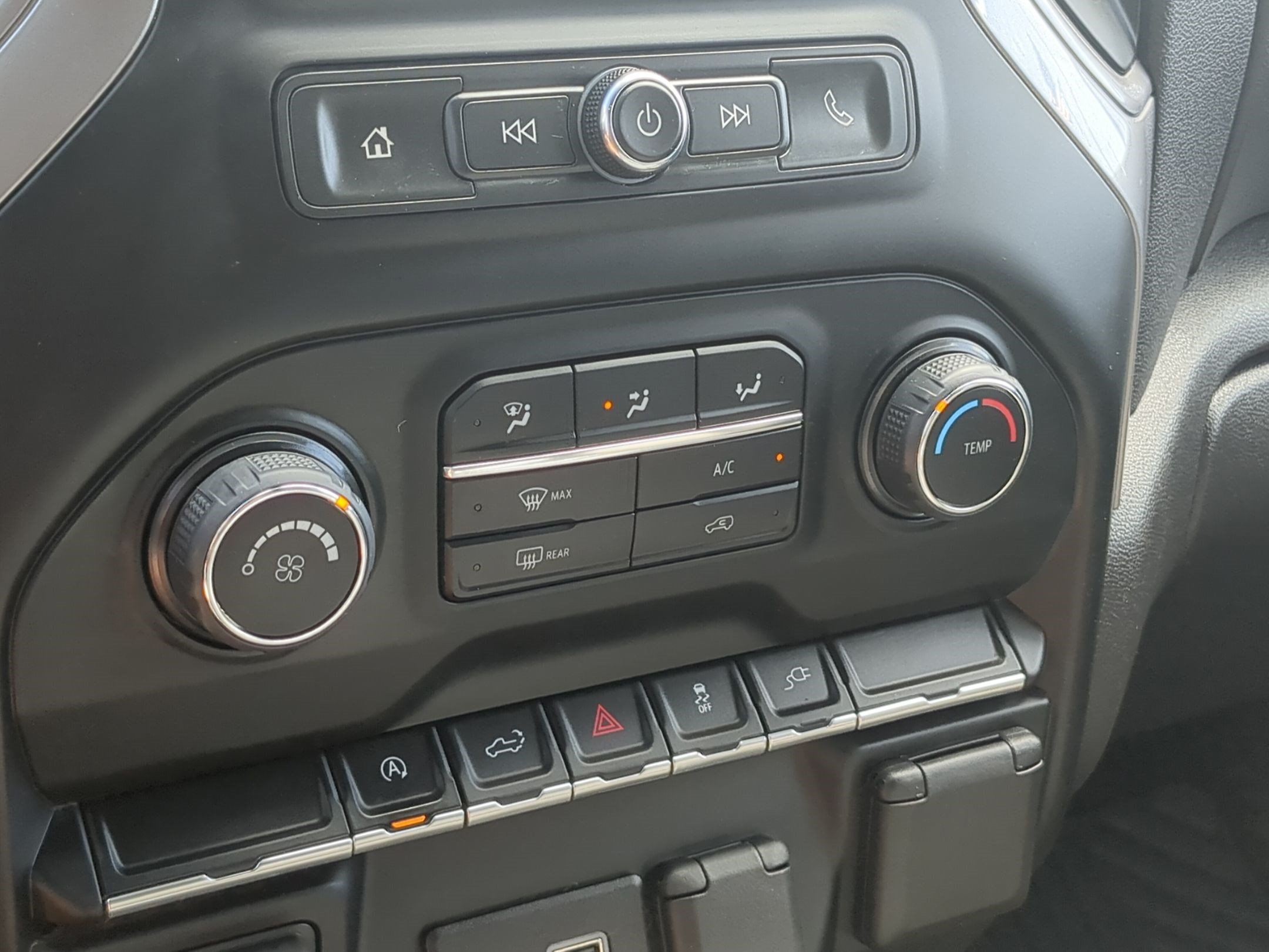 Used 2022 Chevrolet Silverado 1500 Custom w/ Safety Confidence Package AWD/4WD image 25