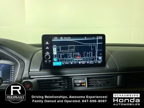 Used 2025 Honda Pilot Elite image 6