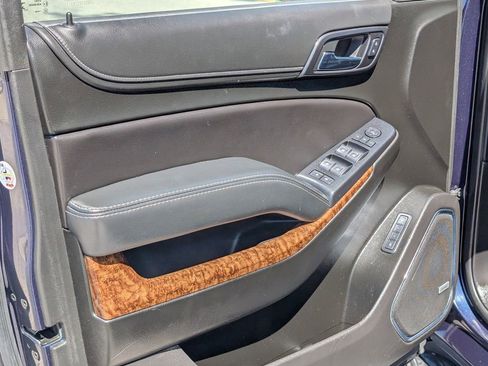 Used 2019 Chevrolet Tahoe Premier image 17