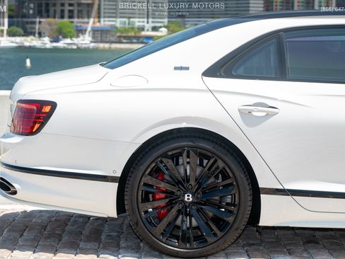 Used 2025 Bentley Flying Spur Plug-In Hybrid w/ First Edition Specification AWD/4WD image 48