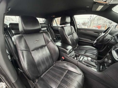 Used 2019 Chrysler 300 S image 22