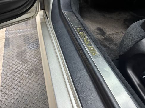 Used 2002 Lexus SC 430 Convertible RWD image 24
