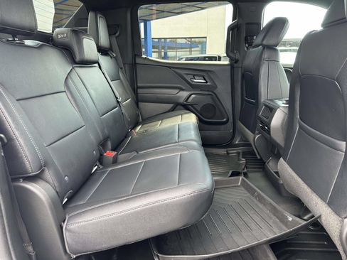 Used 2025 Chevrolet Silverado EV W/T AWD/4WD image 27