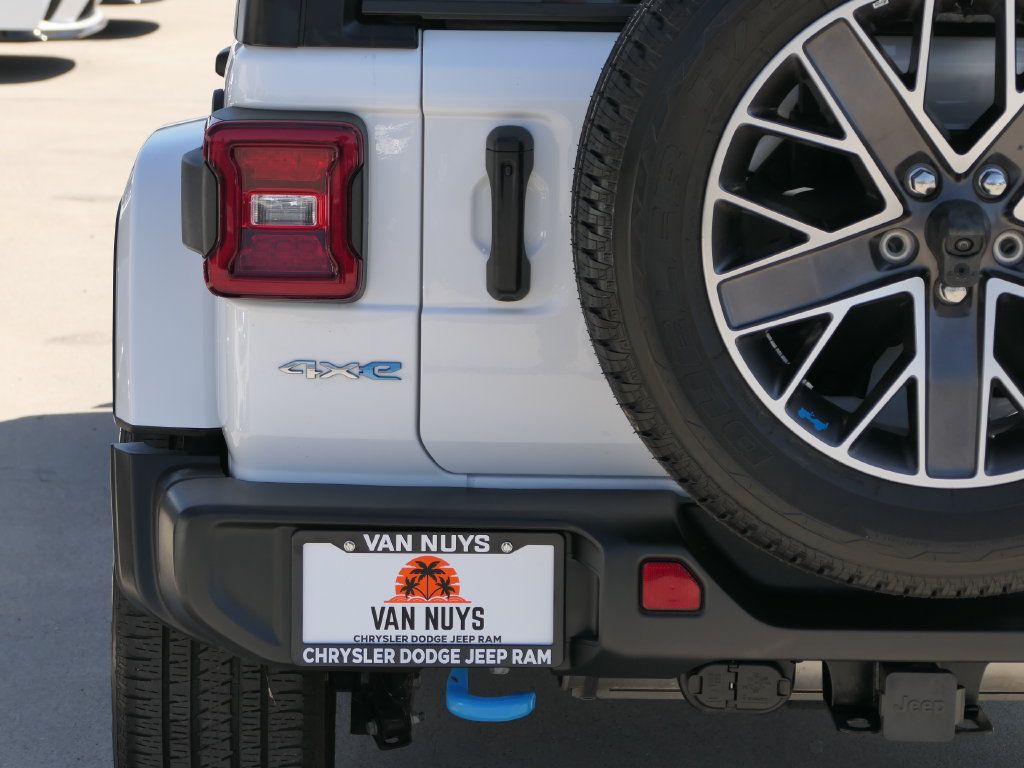 Certified 2023 Jeep Wrangler Unlimited Sahara AWD/4WD image 6