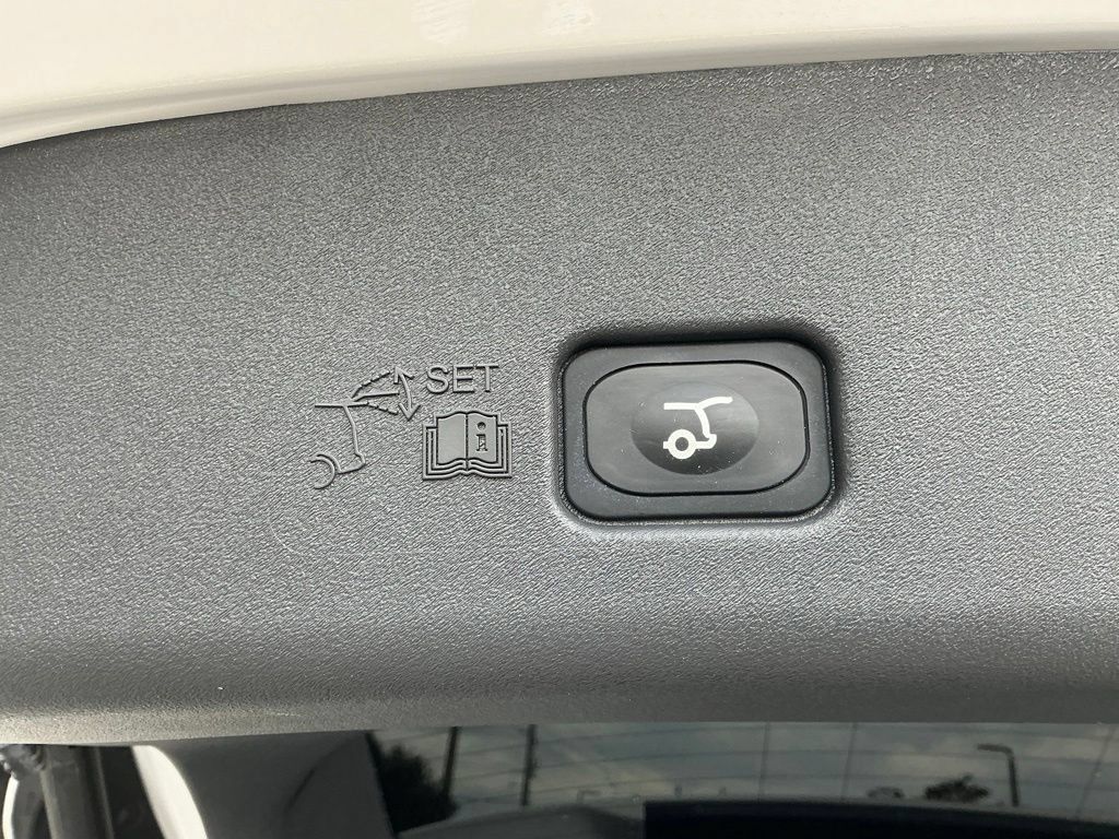 Used 2026 Lincoln Nautilus Premier AWD/4WD image 26