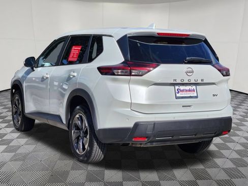 Used 2024 Nissan Rogue SV FWD image 8