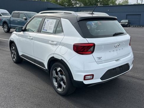 Used 2025 Hyundai Venue Limited image 6