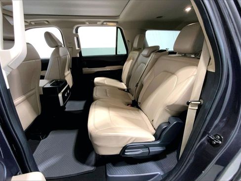 Used 2024 Ford Expedition Max Limited image 19